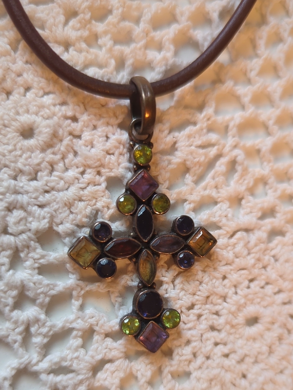 Gemstone cross necklace - Picture 3 of 16